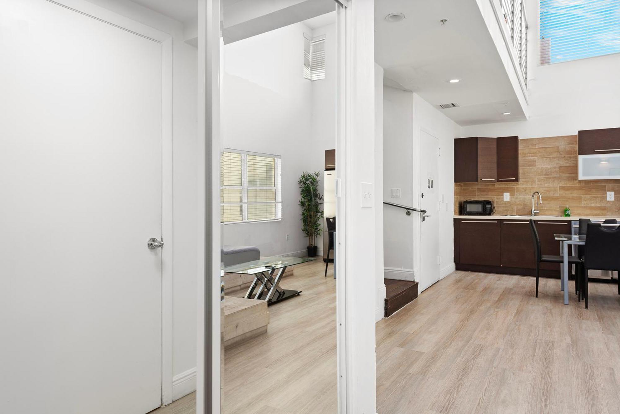Ocean Drive Apartment Suites In ميامي بيتش المظهر الخارجي الصورة